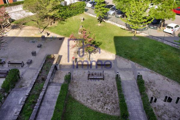 Echirolles, T2+ Cuisine avec terrasse avec vue dégagée