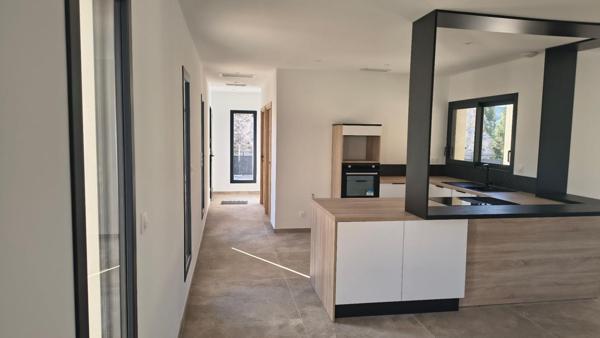 VILLA neuve 3 CH  avec piscine,Vallon Pont D Arc 4 pièce(s) 106.78 m2 trés belle prestation proche centre ville