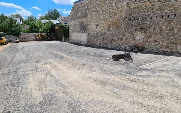 Stationnement à louer    12 m2 Meulan-en-Yvelines