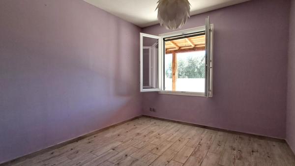 LAURE-MINERVOIS Villa plain pied 101m2 - 4 chambres -  Position dominante