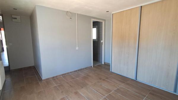 LAURE-MINERVOIS Villa plain pied 101m2 - 4 chambres -  Position dominante