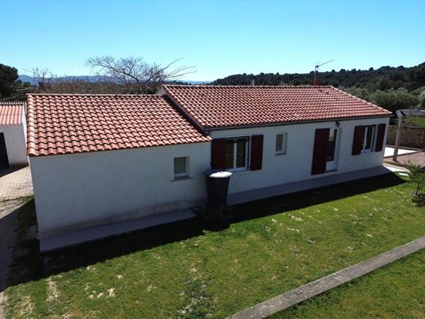 LAURE-MINERVOIS Villa plain pied 101m2 - 4 chambres -  Position dominante