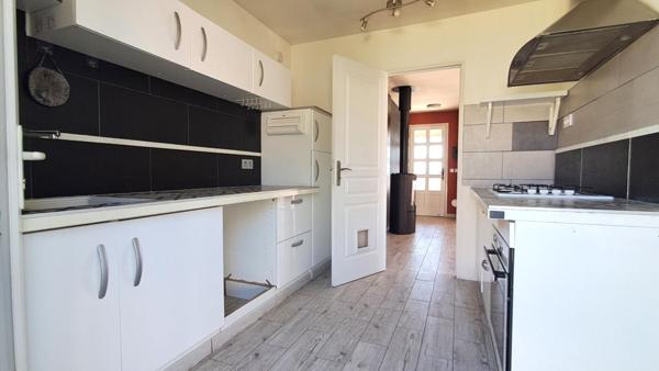LAURE-MINERVOIS Villa plain pied 101m2 - 4 chambres -  Position dominante