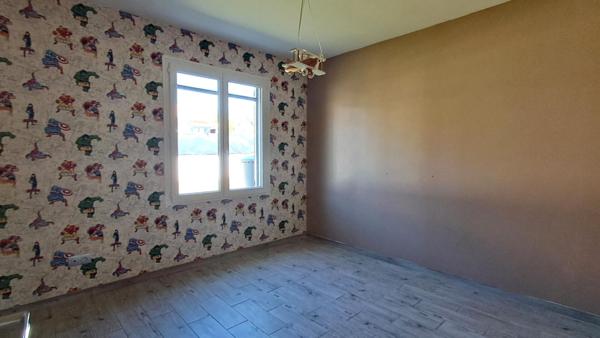 LAURE-MINERVOIS Villa plain pied 101m2 - 4 chambres -  Position dominante