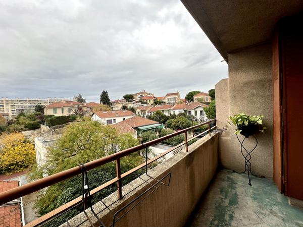 A vendre appartement de type 3 à Marseille 13005 - SAINT PIERRE