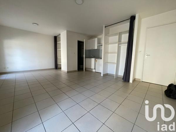 Location appartement 1 pièce 27 m² Vayres