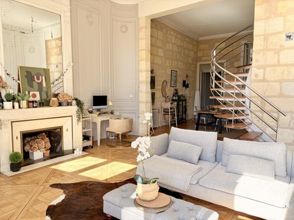 T5 DUPLEX DE CARACTÈRE QUAI DES CHARTRONS BORDEAUX