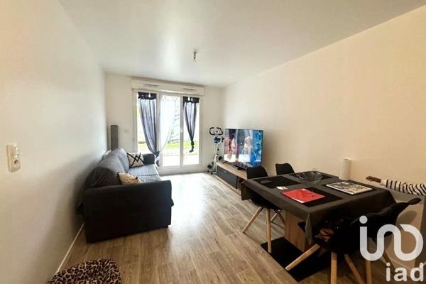 Appartement 3 pièces de 52 m² à Corbeil-Essonnes (91100)