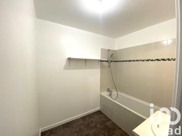 Appartement 3 pièces de 52 m² à Corbeil-Essonnes (91100)