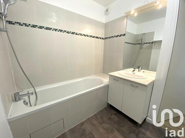 Appartement 3 pièces de 52 m² à Corbeil-Essonnes (91100)