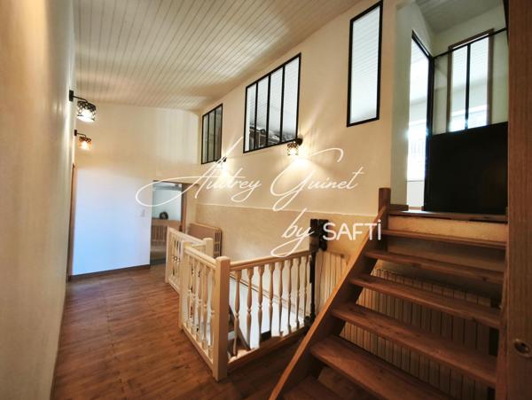 BÉRUGES – MAGNIFIQUE MAISON EN PIERRE RÉNOVÉE