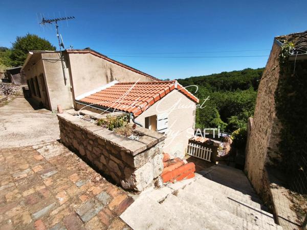 BÉRUGES – MAGNIFIQUE MAISON EN PIERRE RÉNOVÉE