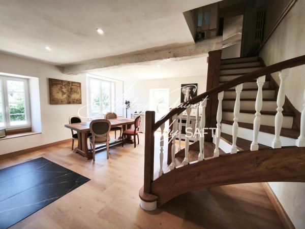 BÉRUGES – MAGNIFIQUE MAISON EN PIERRE RÉNOVÉE
