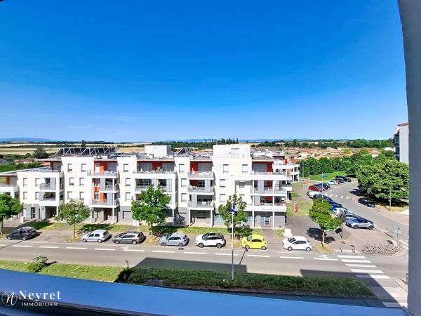 Opportunité à saisir pour investisseur, T5 de 98 m² avec locataire en place , au 5ème avec ascenseur, balcon,