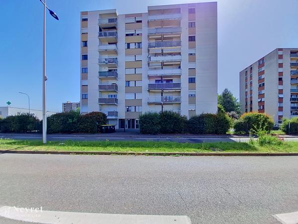 Opportunité à saisir pour investisseur, T5 de 98 m² avec locataire en place , au 5ème avec ascenseur, balcon,