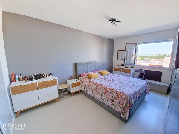 Opportunité à saisir pour investisseur, T5 de 98 m² avec locataire en place , au 5ème avec ascenseur, balcon,