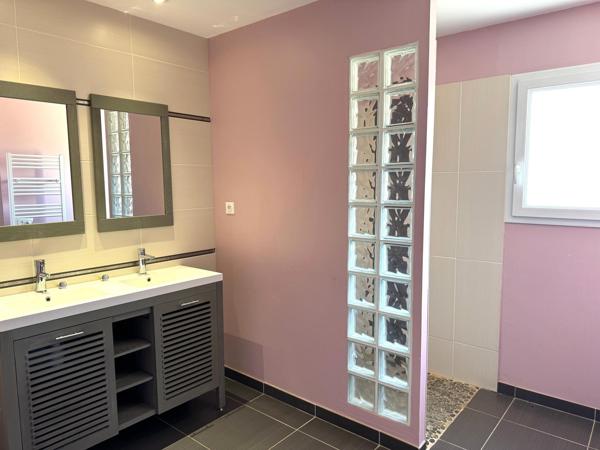 Plain-pied récent, 3 chambres, garage, jardin