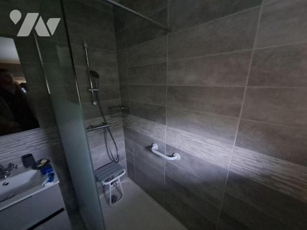 Exclusivement chez 1816 Notaires

Maison ancienne en pierre à rénover comprenant :

- rdc: ...