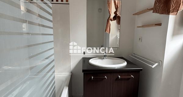 À vendre Appartement 3 pièces 73 m² - Roquemaure 30150