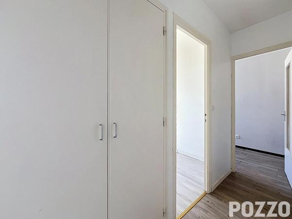 Appartement 2PP à rénover dernier étage Mondeville MONDEVILLE