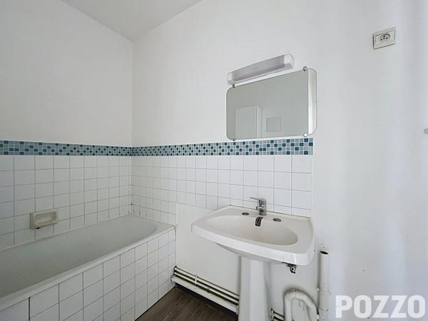 Appartement 2PP à rénover dernier étage Mondeville MONDEVILLE