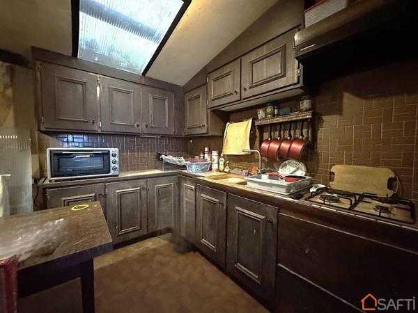 Maison à rénover, 4 chambres !