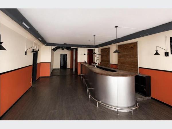 Local commecrial à Louer à 59000 1500 €