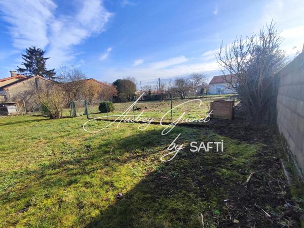 Maison avec dépendances et terrain divisible