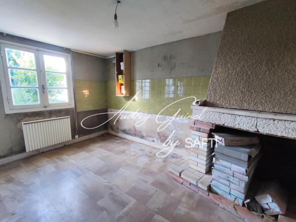 Maison avec dépendances et terrain divisible