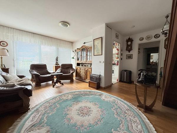 Appartement Ferney Voltaire centre , duplex de 110 m2, (92 m2 Carrez) .4 pièce(s)