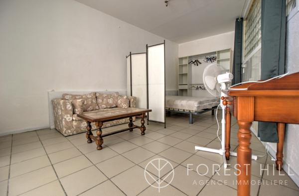 Céret (66400) Studio en rez-de-chaussée – Proche commerces et parking