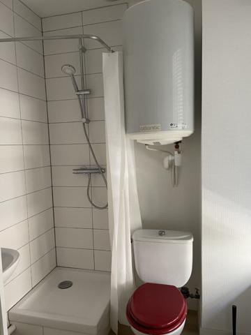 A LOUER BREST CENTRE JAURES/GAMBETTA/ - STUDIO RENOVE - 22.8 M2