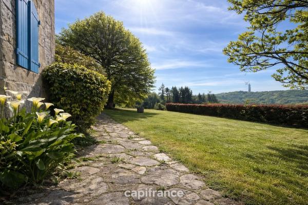 Propriété de caractère à environ 20 minutes de Collonges la rouge, 20 minutes de Brive la Gaillarde