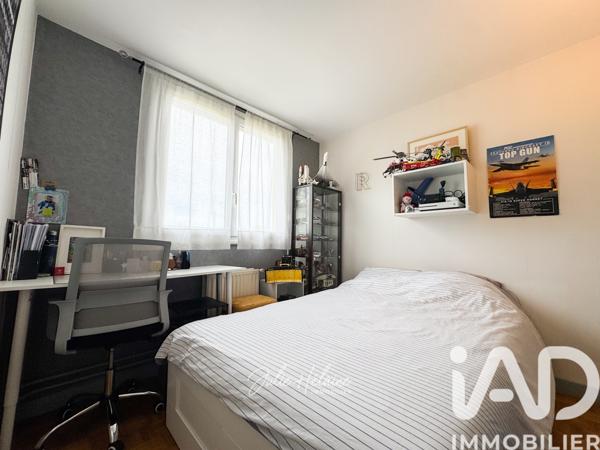 Appartement à vendre 5 pièces 84,32 m² Neauphle-le-Château