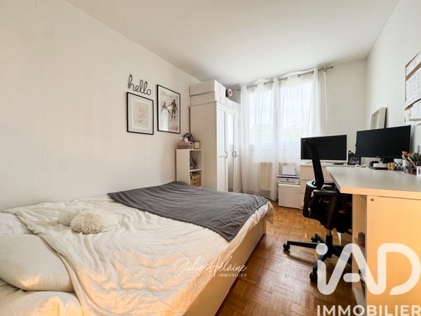 Appartement à vendre 5 pièces 84,32 m² Neauphle-le-Château