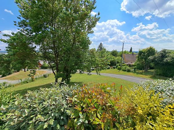 A VENDRE- GRANDE MAISON FAMILIALE A LA FLECHE