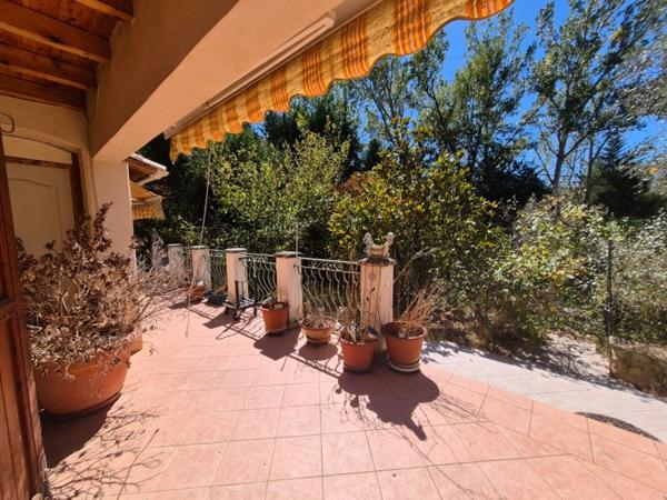 Maison à rénover. 5 pièces BAGNOLS EN FORET (83). 424 000 €