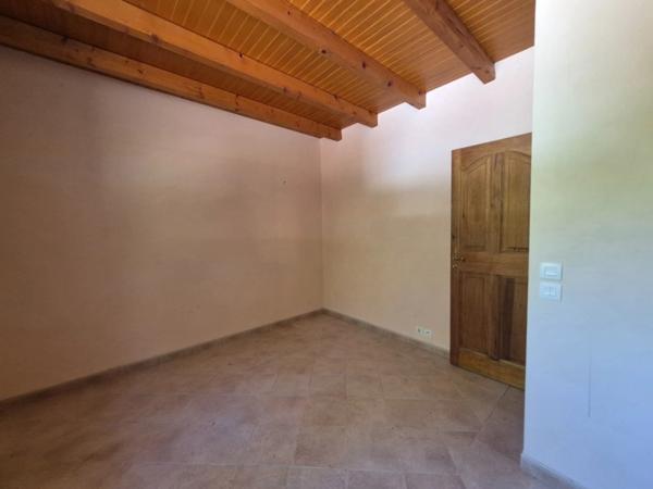 Maison à rénover. 5 pièces BAGNOLS EN FORET (83). 424 000 €