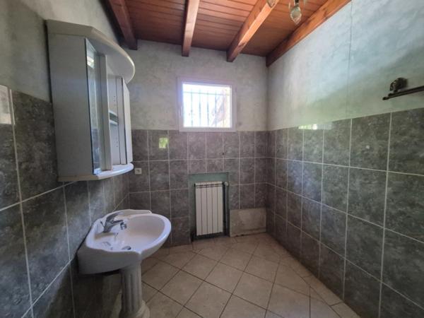 Maison à rénover. 5 pièces BAGNOLS EN FORET (83). 424 000 €
