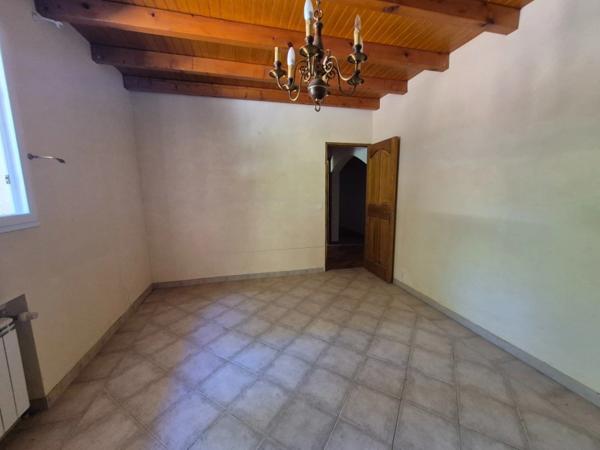 Maison à rénover. 5 pièces BAGNOLS EN FORET (83). 424 000 €