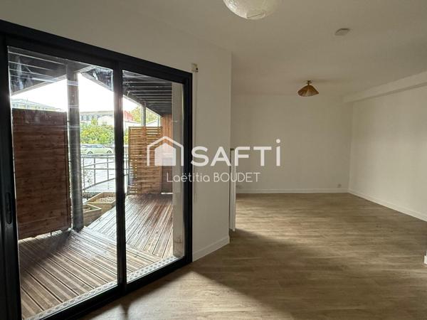 APPARTEMENT 1 CHAMBRE AVEC TERRASSE ET PLACE DE STATIONNEMENT