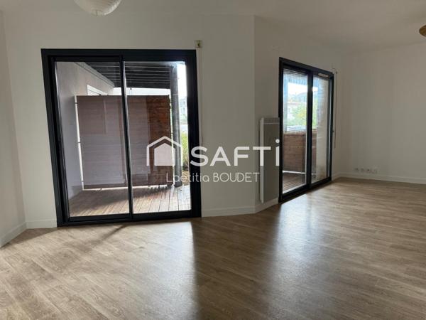 APPARTEMENT 1 CHAMBRE AVEC TERRASSE ET PLACE DE STATIONNEMENT