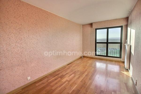 Appartement 4 pièces de 85 m2 avec balcon, cave et parking à vendre à ACHERES (78)