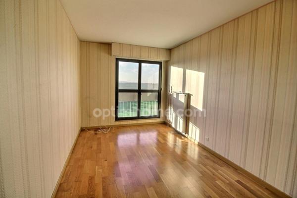 Appartement 4 pièces de 85 m2 avec balcon, cave et parking à vendre à ACHERES (78)