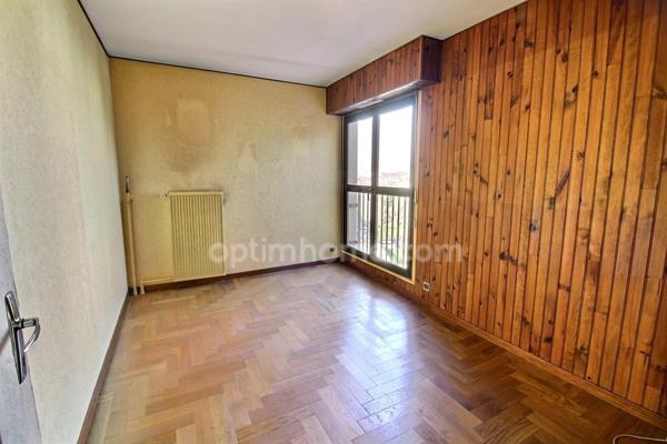 Appartement 4 pièces de 85 m2 avec balcon, cave et parking à vendre à ACHERES (78)