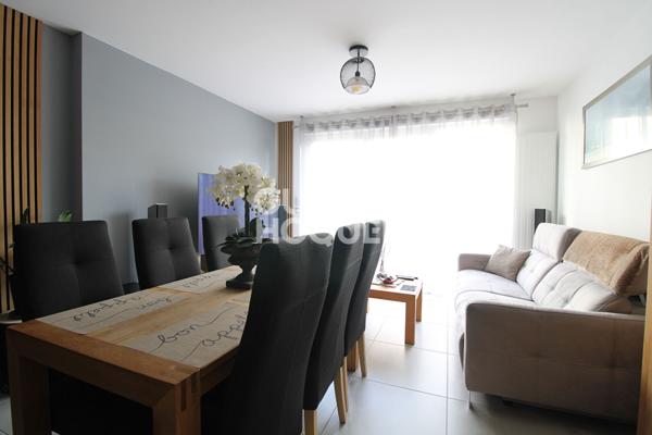 Magnifique F4 proche commerces