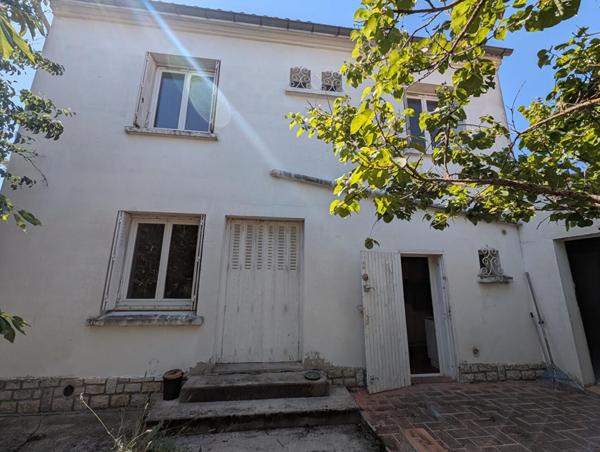 Villa T 5 Centre ville Castelandary avec jardin et garage