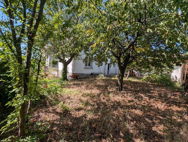 Villa T 5 Centre ville Castelandary avec jardin et garage