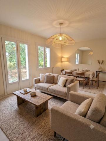 Villa T 5 Centre ville Castelandary avec jardin et garage
