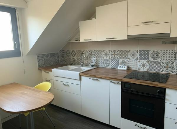 NOUVEAUTÉ – T2 lumineux dernier étage avec balcon et 2 stationnements – Quartier Zola